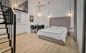 Main Square Modern Luxury Apartment
